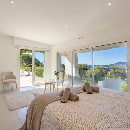 Lou Paradou Contemporary With Panoramic View ! Villa *